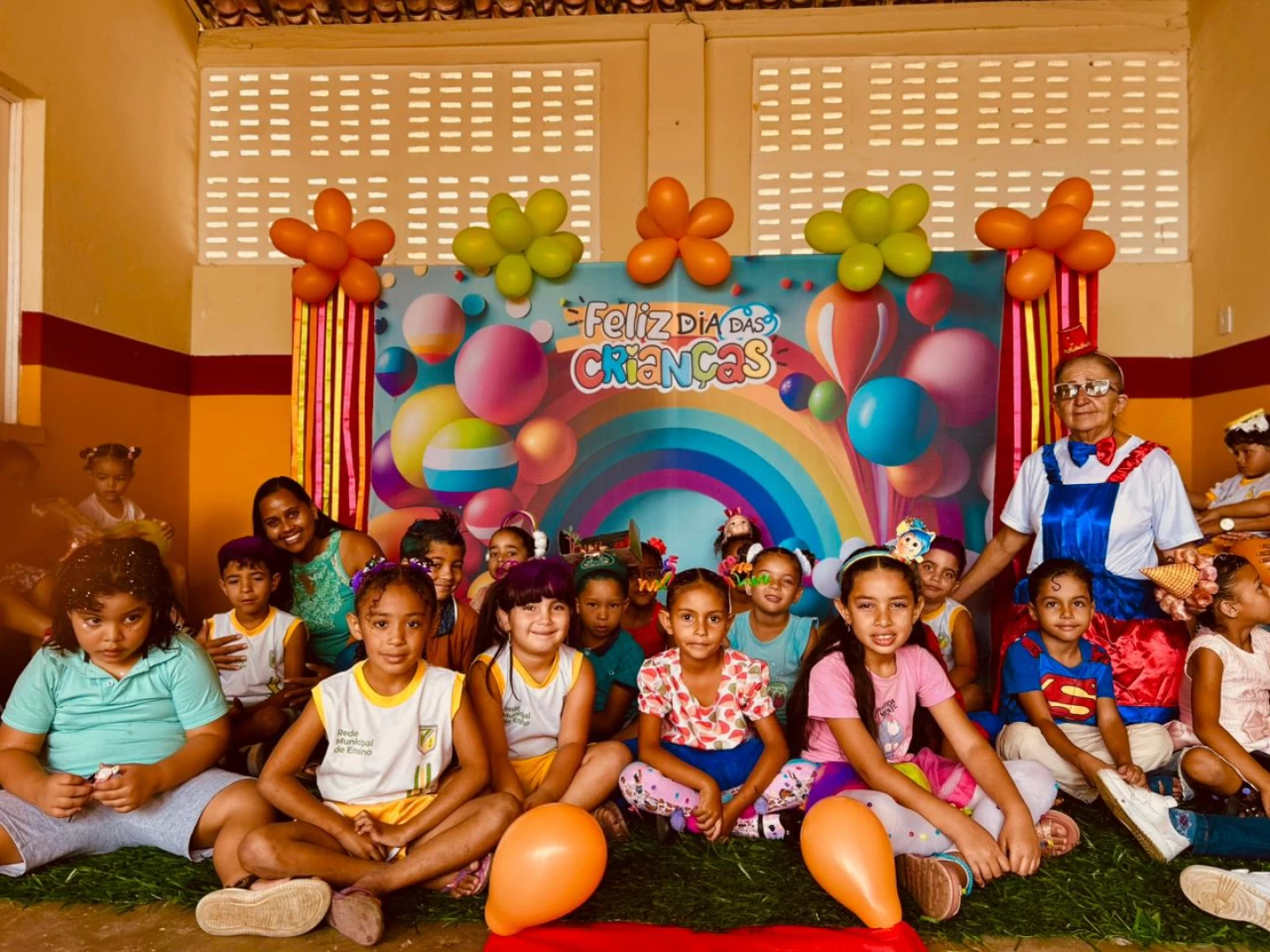 Escola Municipal Jardim de Infância Adnan Garcia encerra Semana da Criança com manhã de alegria e diversão