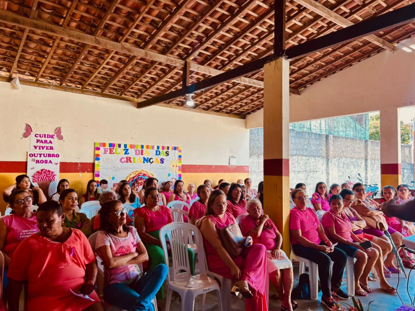 Secretaria de Assistência Social promove palestra sobre prevenção ao câncer de mama em alusão ao Outubro Rosa